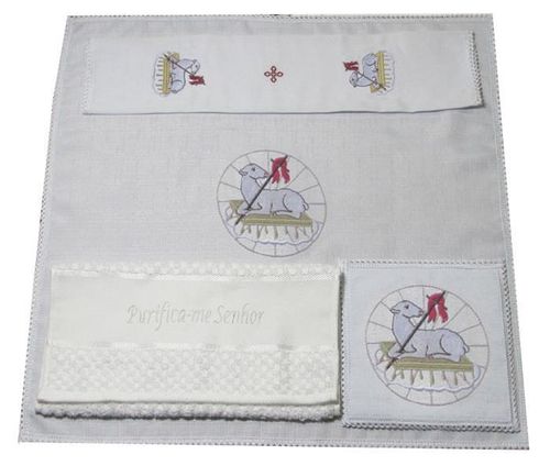 JOGO DE ALTAR BORDADO ALFAIAS REF 15.20/10121 16X16 CM