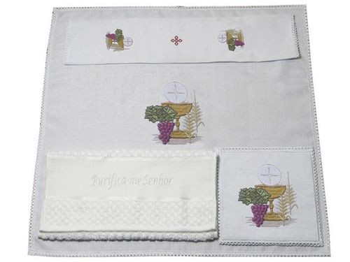 JOGO DE ALTAR BORDADO ALFAIAS REF 15.20/1041 16X16 CM